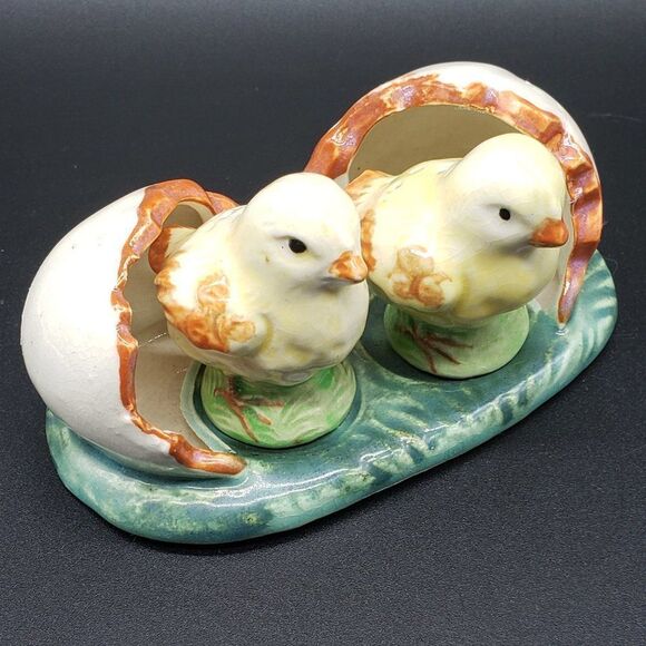 Ceramic Hatched Twin Chicks Single Egg Vintage Salt & Pepper Shaker Set - Picture 8 of 16